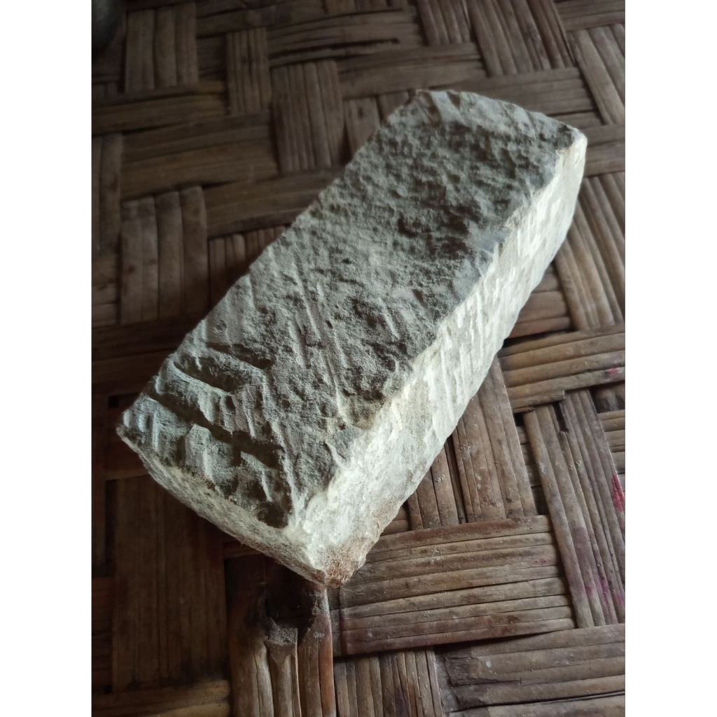 Asahan ungkal/Asahan batu alam tipe kasar.