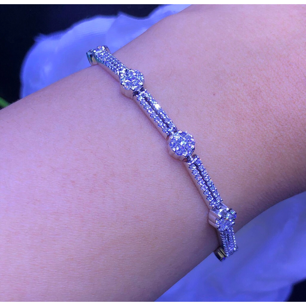 Gelang Berlian Kembang (288) CD274, Pjg Gelang 15,5 cm, D.99: 1,33 crt, Emas 8,7 gr/Kadar 75%