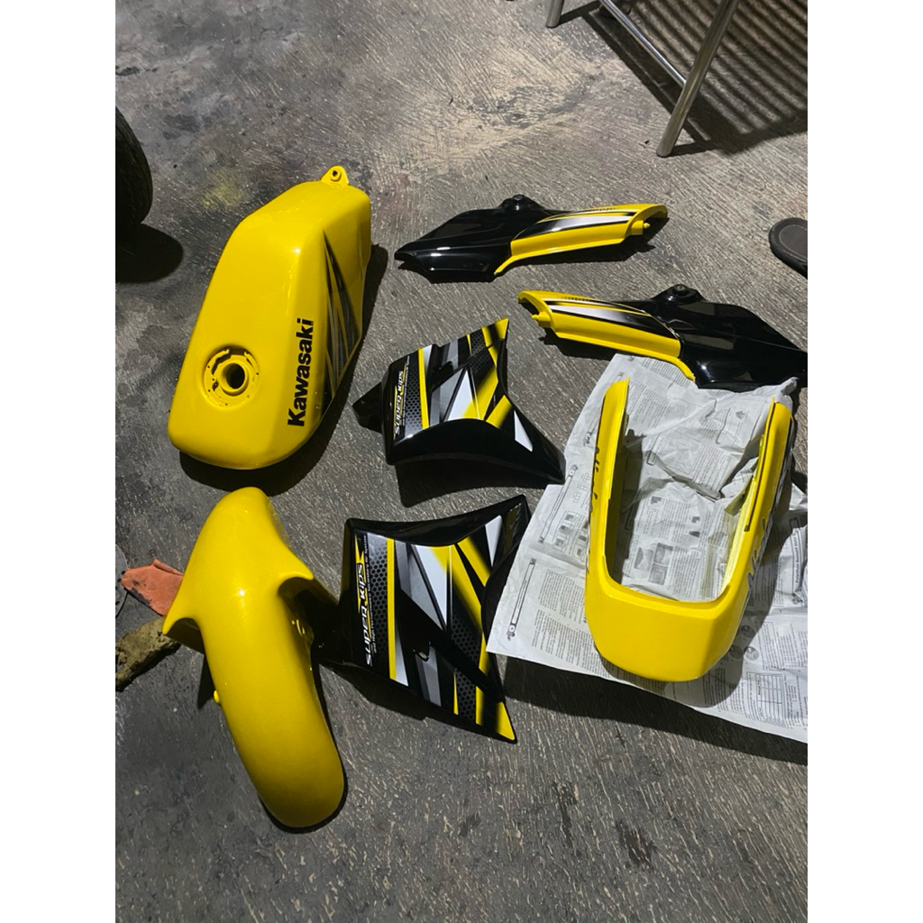 bodi set ninja ss kuning 2013 original cat baru