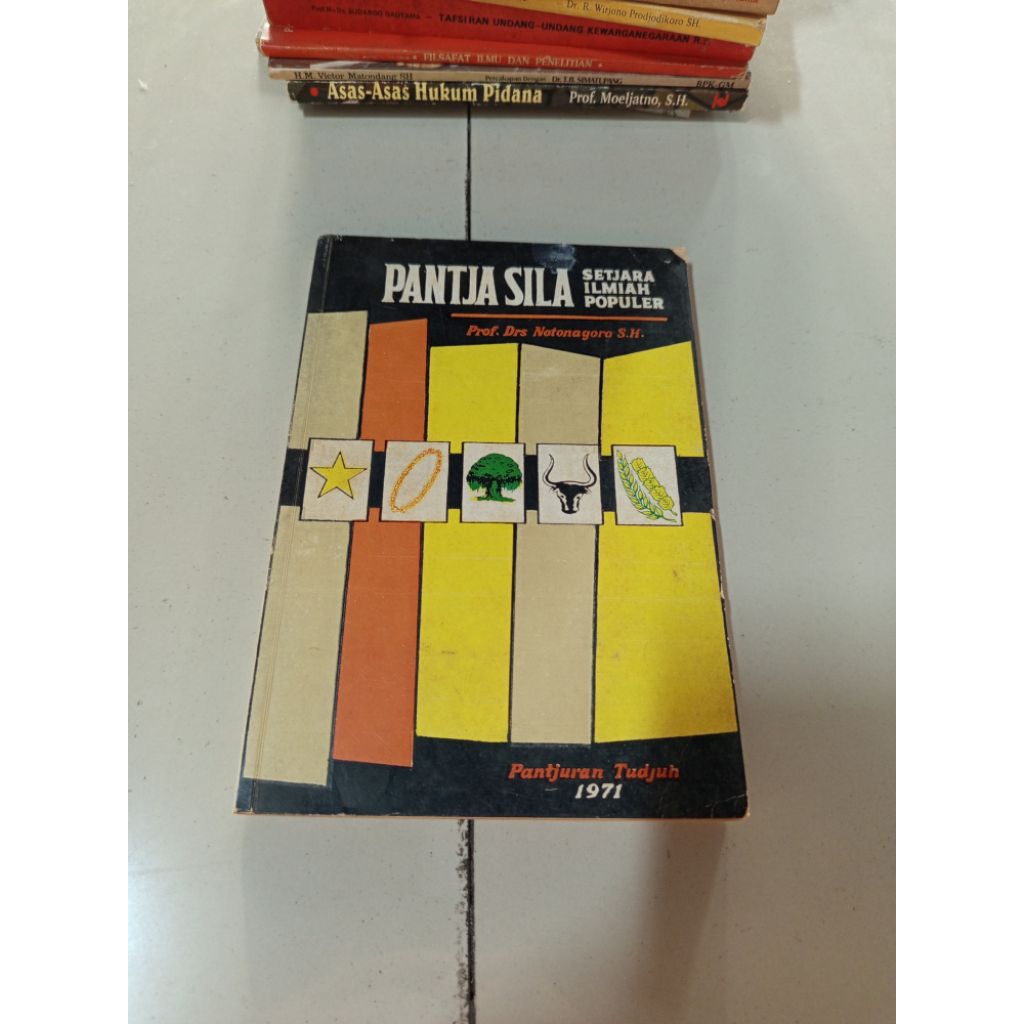 buku original - Pancasila secara ilmiah populer oleh notonagoro