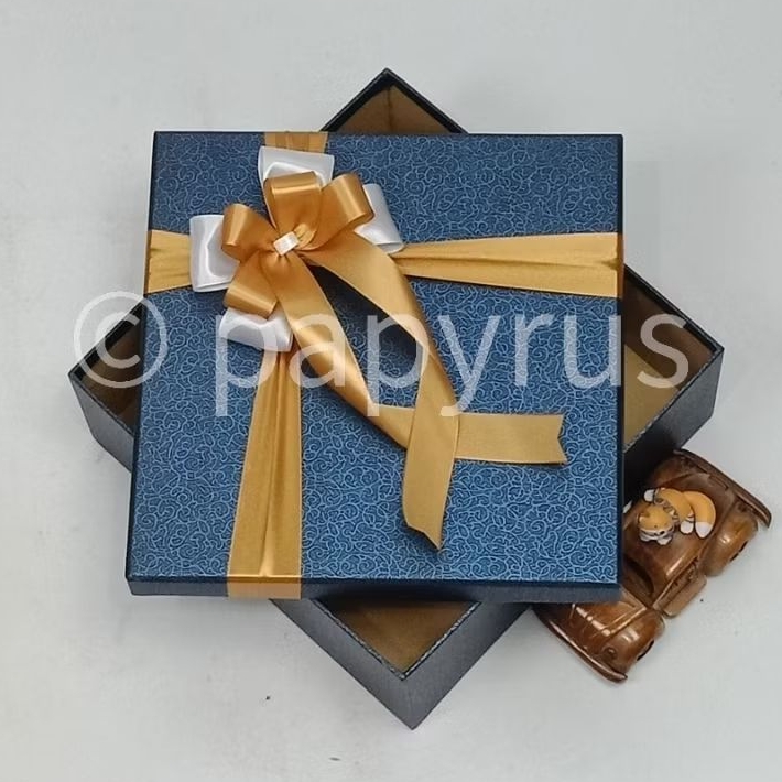 

PAPYRUS 25x25 Tinggi 5cm Kotak Kado Gift Box Hardbox Hampers V2