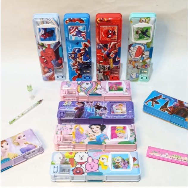 

Tempat Pensil Magnet Karakter + Kalkulator Dilengkapi Dengan Rautan / Kotak Pensil / Tempat Pensil K-775