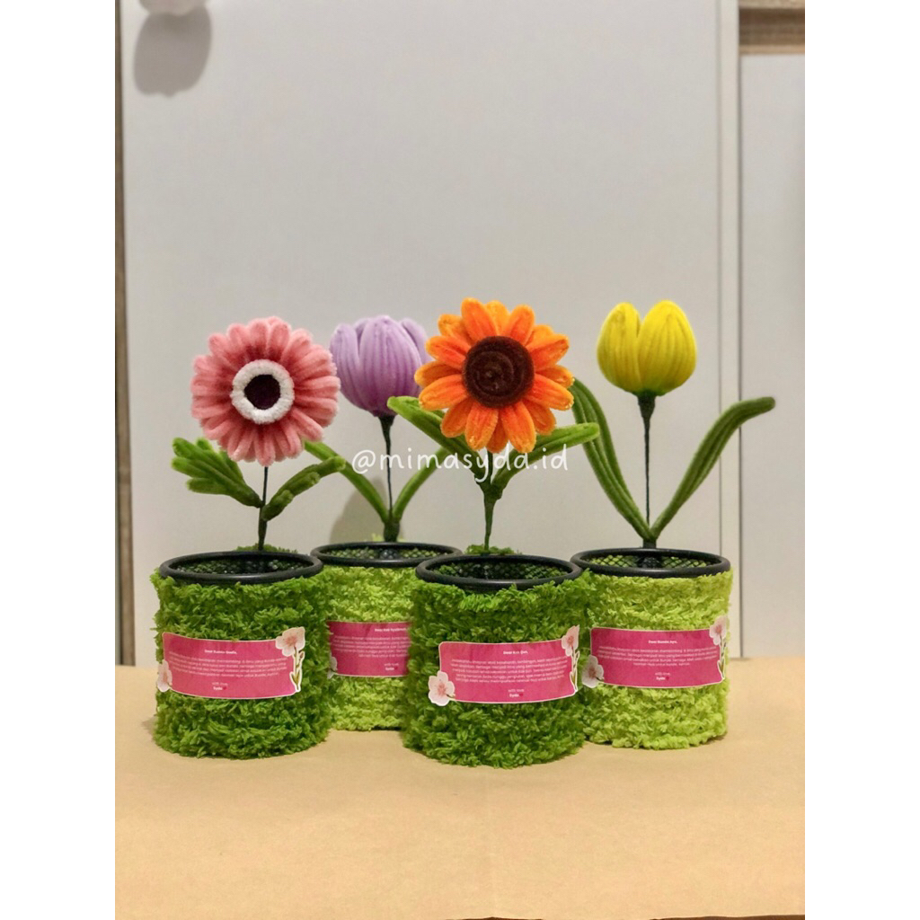 

Desk Set/Pen Holder/Tempat Alat Tulis Fuzzy