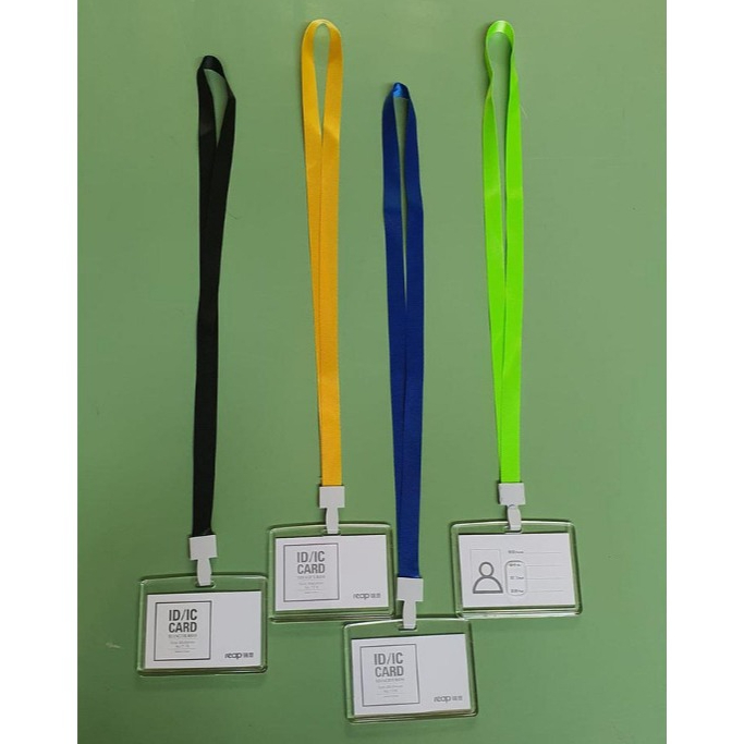 

ID CARD CASE PLASTIK + Tali/Name Tag Holder Gantungan Kartu Nama Atau Panitia Satu Set ID CARD 7176 MIX REAP [2001604]