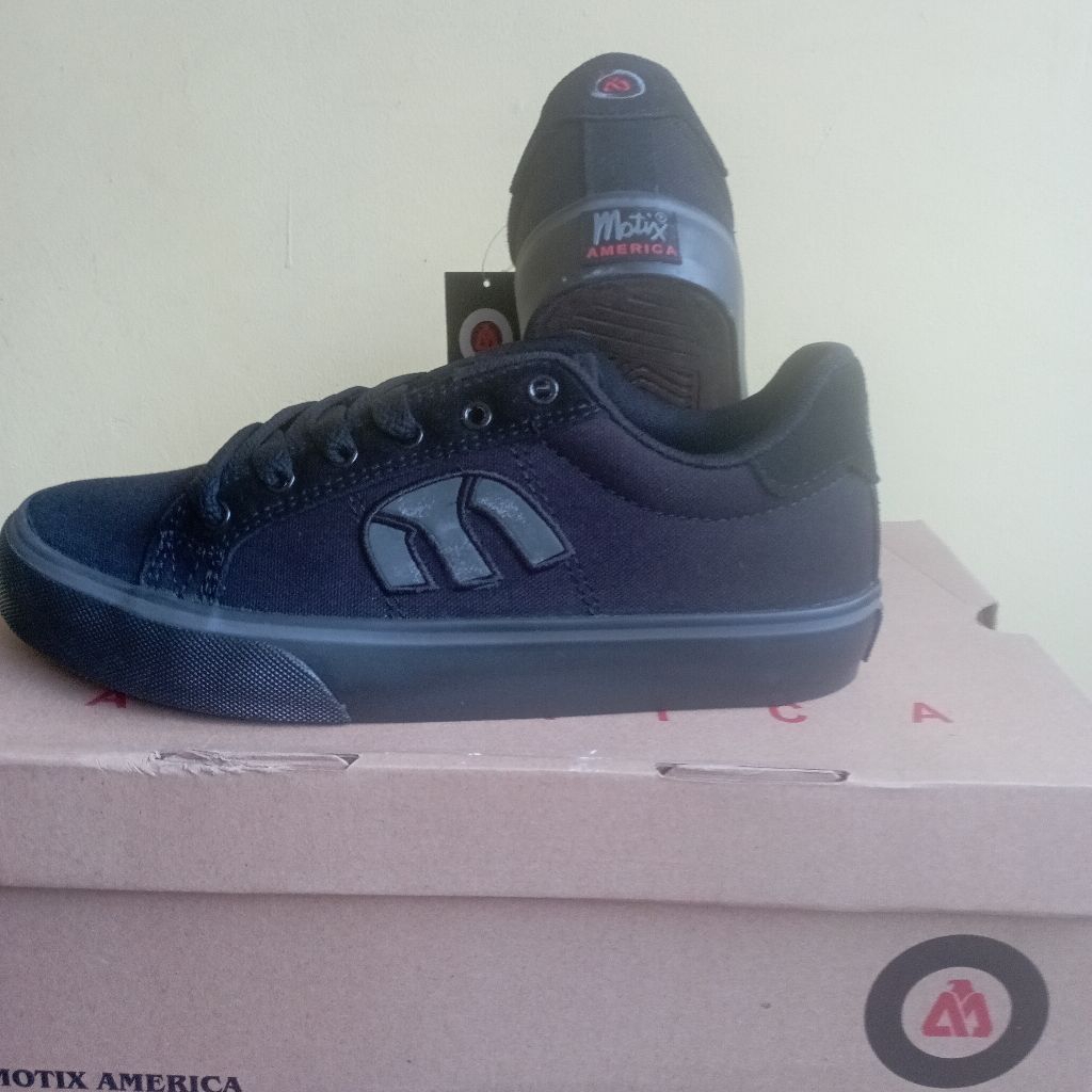 Sepatu Motix america Sepatu sekolah original 100%