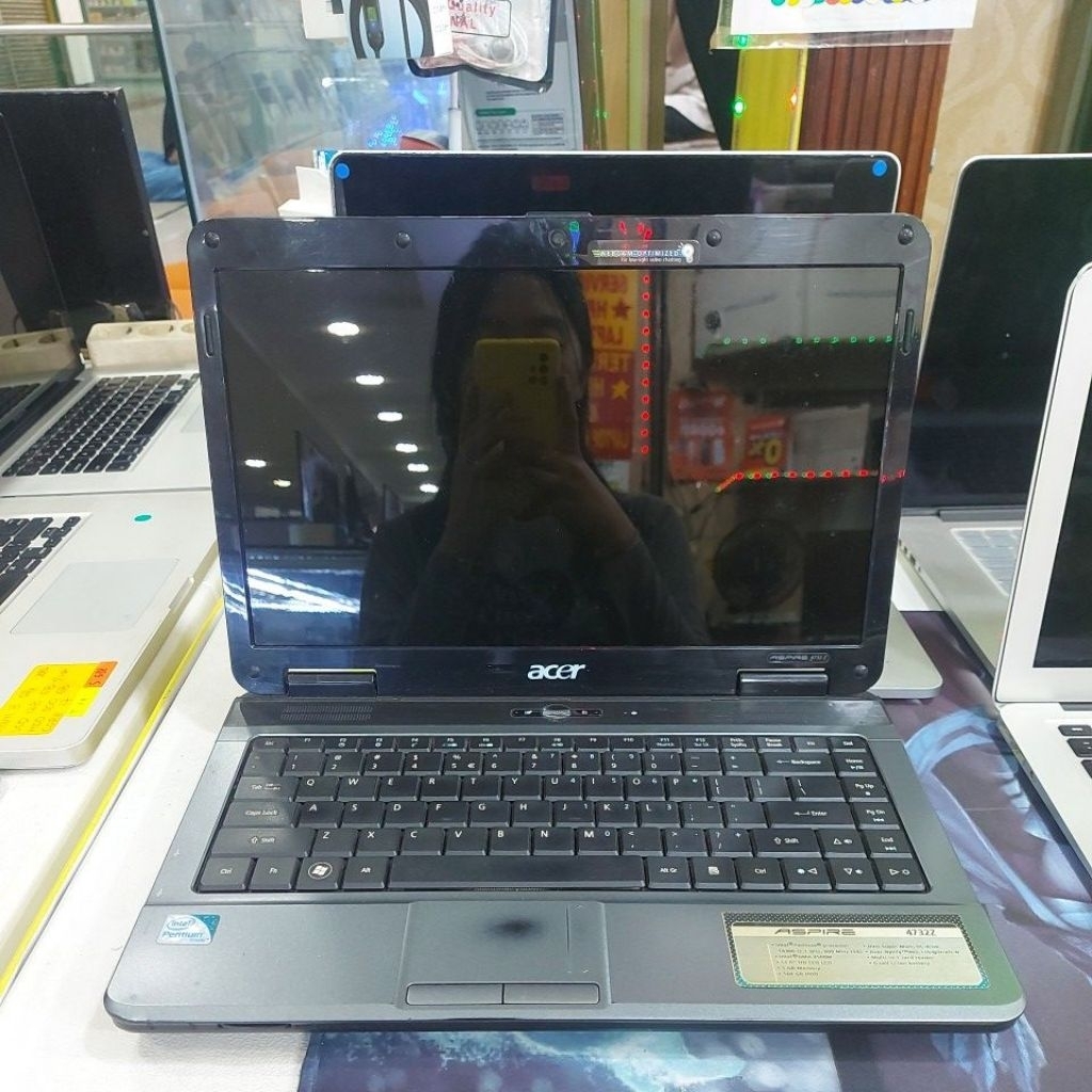 Laptop Acer Aspire 4732Z intel pentium jual kondisi seperti ini LCD BAGUS mati total tanpa batre tan