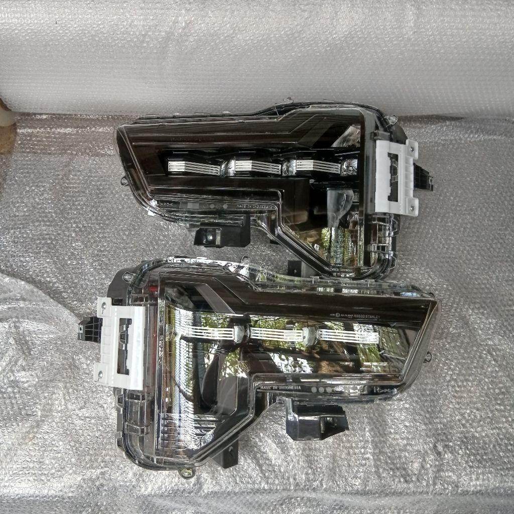 headlamp lampu depan mitsubishi xpander ultimate 2022,2023