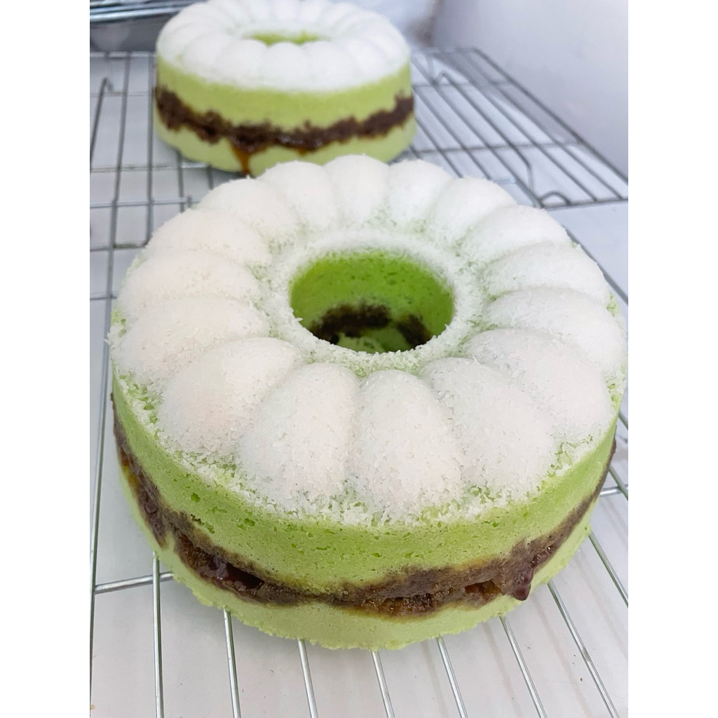 

Putu ayu jumbo size 20 cm