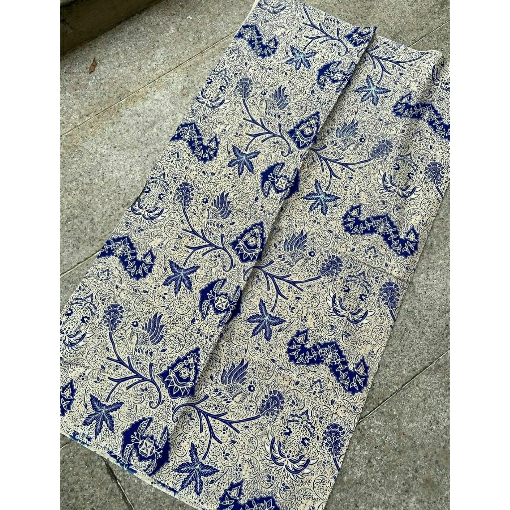 kain batik lawasan warna biru motif klasik solo
