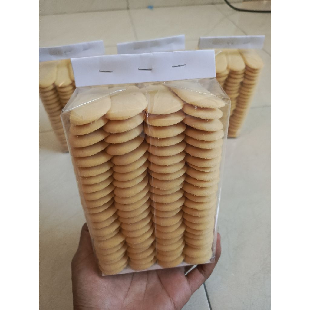 

HARGA PROMO 10 orang tercepat..!! kue lidah kucing 500 grm khas tasikmalaya