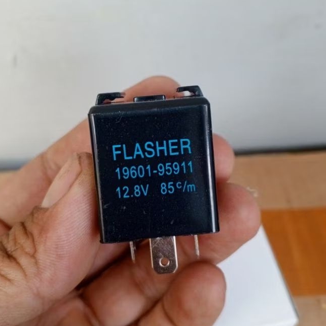 Flasher Otomatis Sein Mobil Suzuki Carry Futura T120SS 12 Volt Kaki 3 - Flaser / Relay Sen 12V