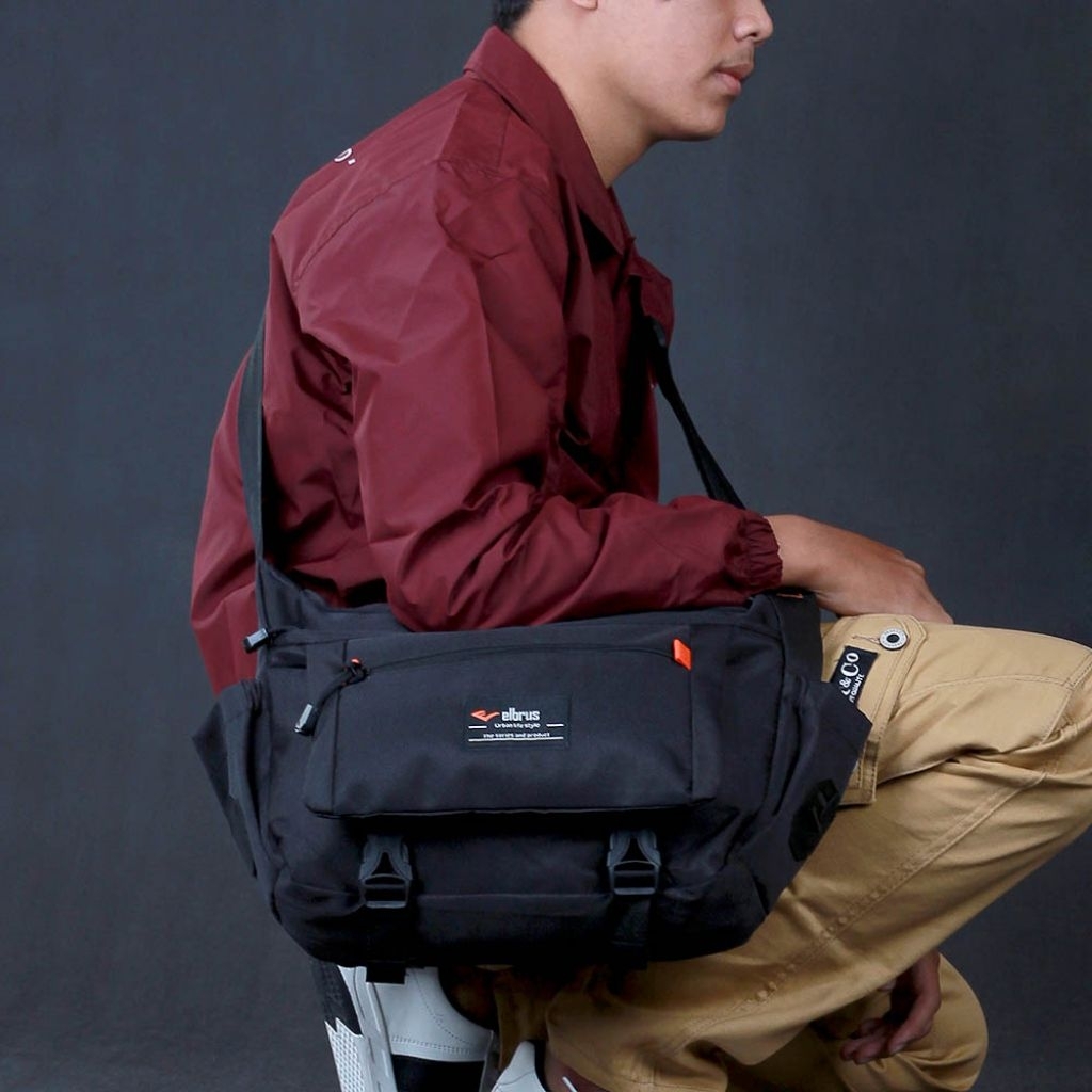 Tas Selempang Pria Keren Original – Sling Bag Casual Stylish untuk Kerja, Kuliah & Traveling