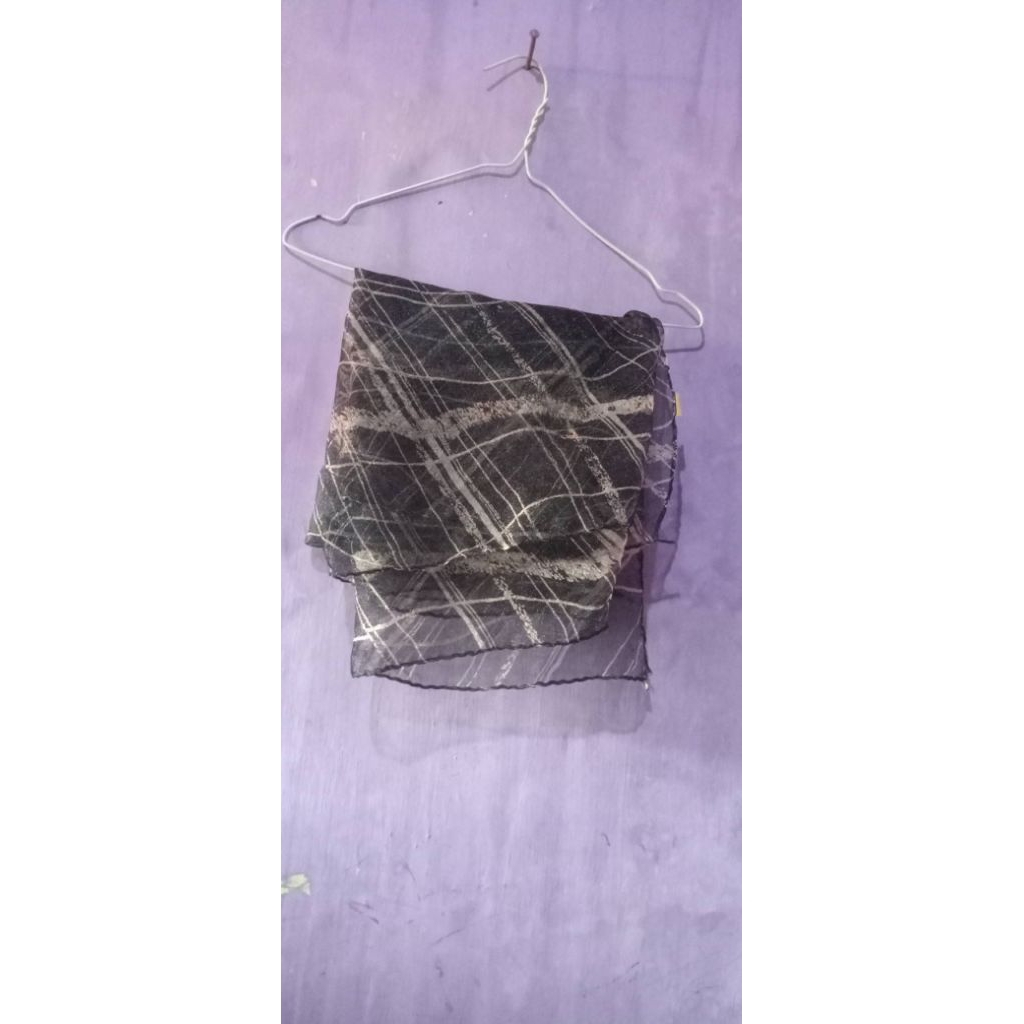 Hijab Segi Empat (PRELOVED)