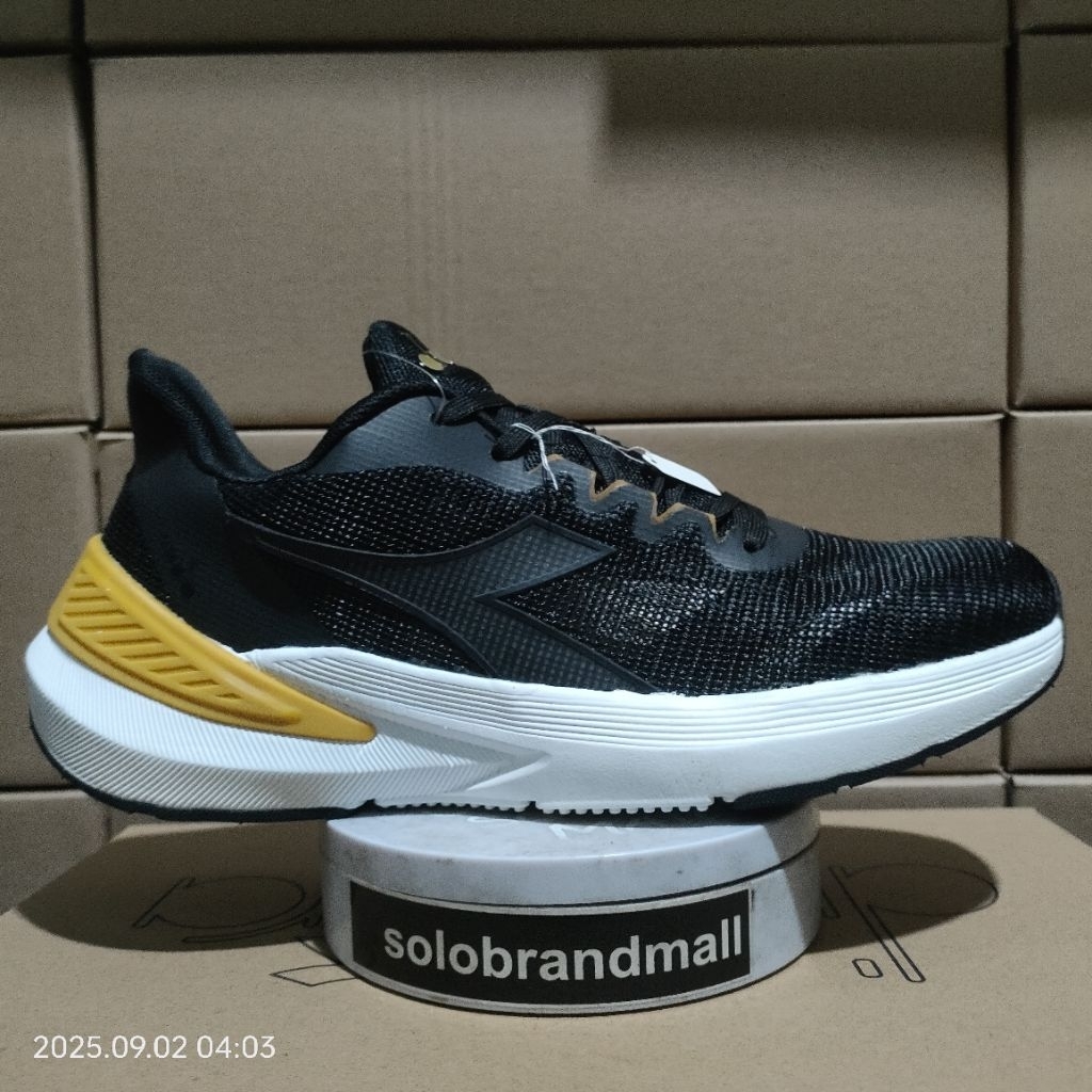 SEPATU RUNNING DIADORA MILLER (M) BLACK/DIARW240865B