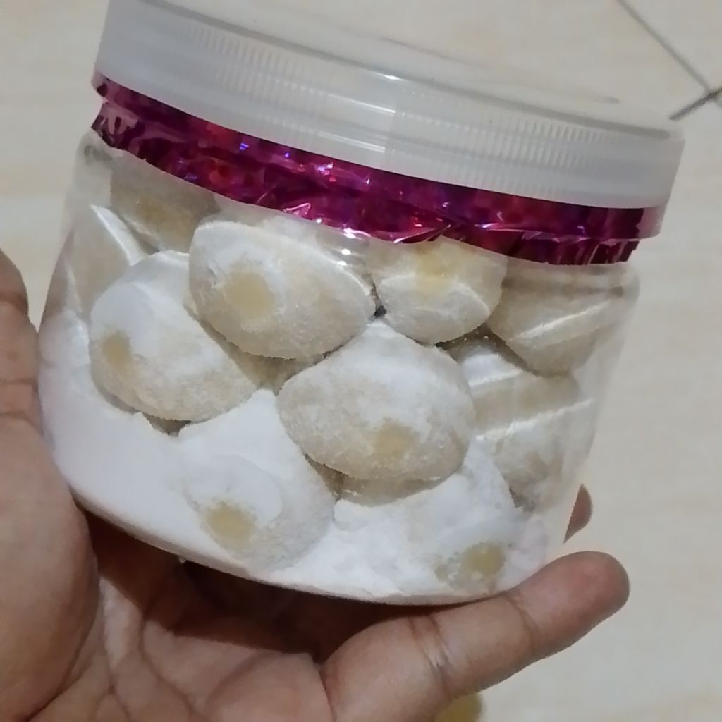 

PUTRI SALJU KUE KERING KUE LEBARAN HOME MADE 250-350GRAM
