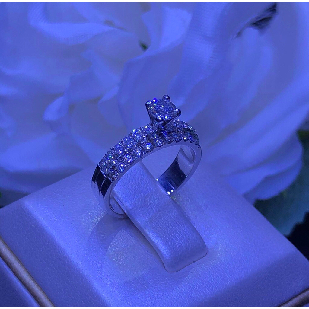 Cincin Berlian Round GIA (38) CD218, Size 12, D.1:0,30 crt VVS2/E, D.36:0,585 crt, Emas 4,6 gr, Kada