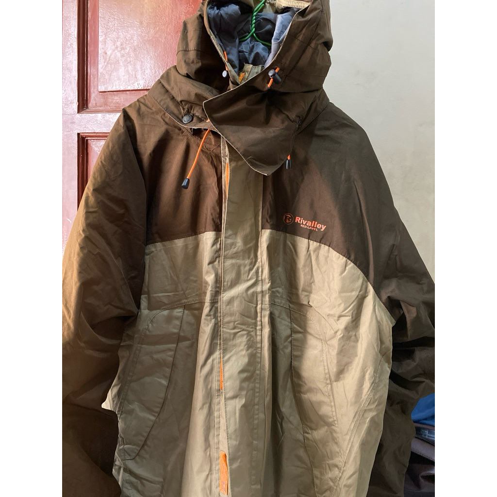 Thrift Jaket gunung tebal (Brand Rivalley) Jaket adventure - Jaket Outdoor (Size L)