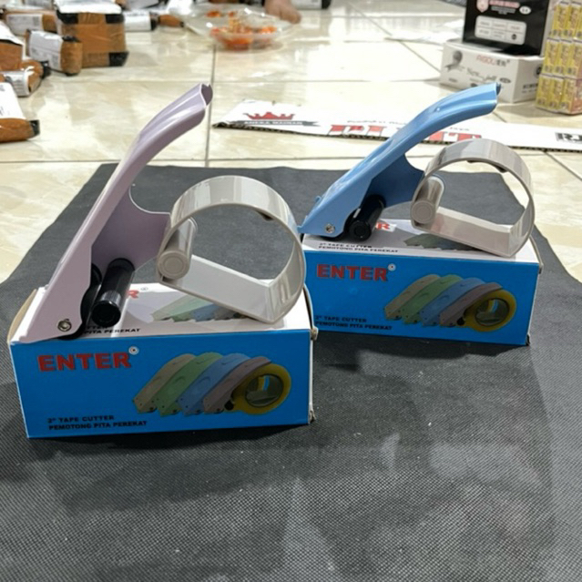 

DISPENSER TAPE BESI MURAH / ALAT PEMOTONG LAKBAN / TAPE CUTTER BESI MURAH