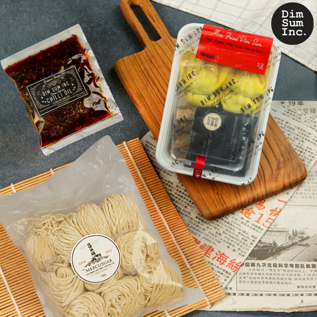 

Bakmie / Mie x Mix Fried Dimsum ( Mayo Prawn, Lumpia Kulit Tahu, Spring Roll ) x Chili Oil Sachet / Minyak Cabai I Paket Special Bakmie by Dimsum Inc