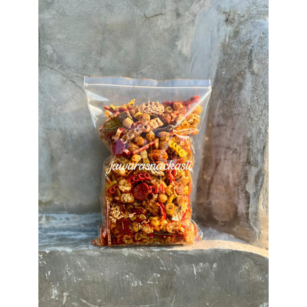 

Kerupuk Seblak Campur Mix Pedas Cikruh 1Kg // Bumbu Melimpah Ruah