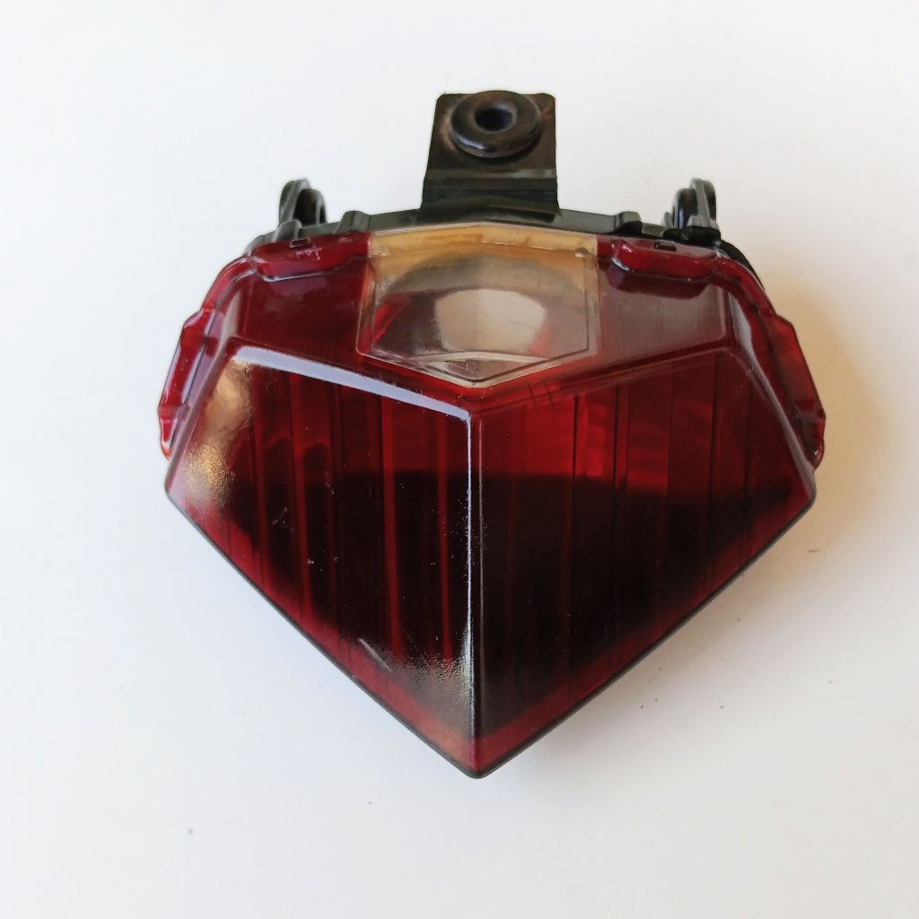 LAMPU BELAKANG YAMAHA VIXION NEW NVL NVA ORI COPOTAN MOTOR