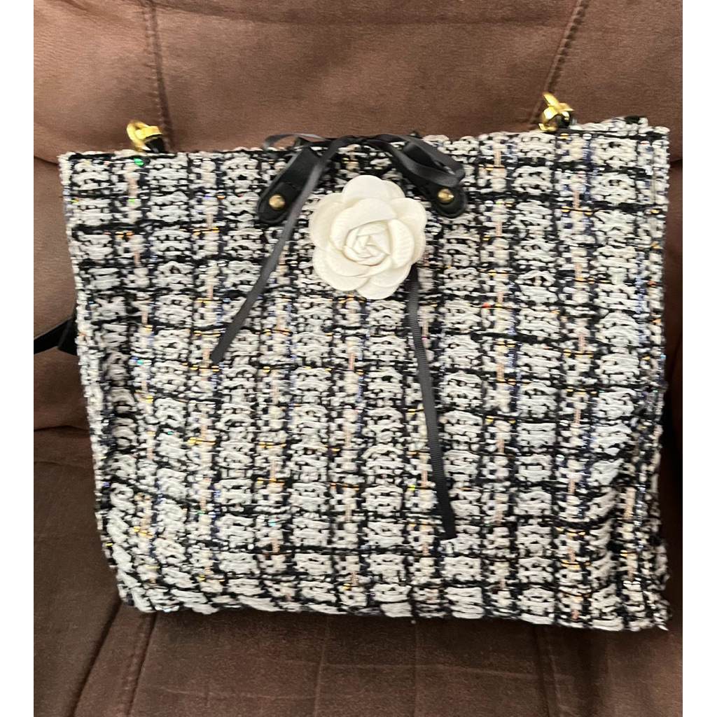 Tas Slempang Wanita Preloved Second Branded Pesta ( size 30 x30 )