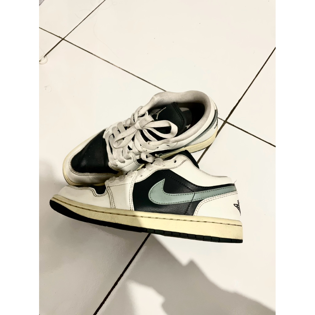 NIKE JADE SMOKE AIR JORDAN LOW 1 (FOOTLOCKER PRELOVED)