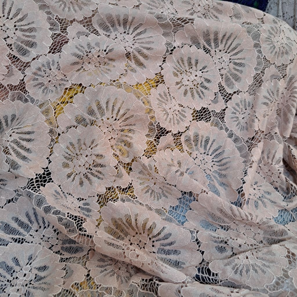 kain brukat katun - kain brokat prada - kain brokat meteran kh premium - kain brokat semi prada