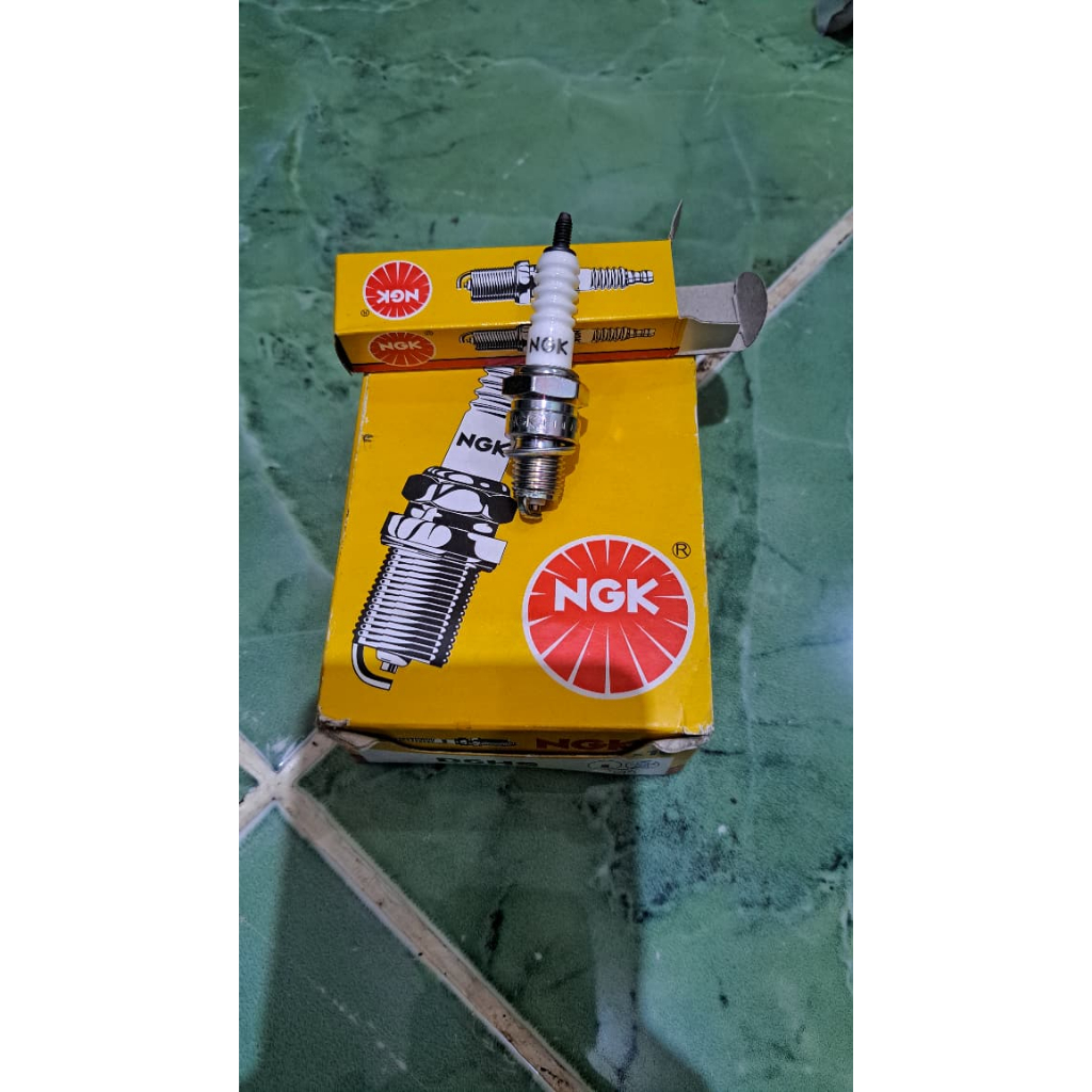 BUSI NGK D6HS - Busi NGK D6HS Motor lama C70 C90 S90