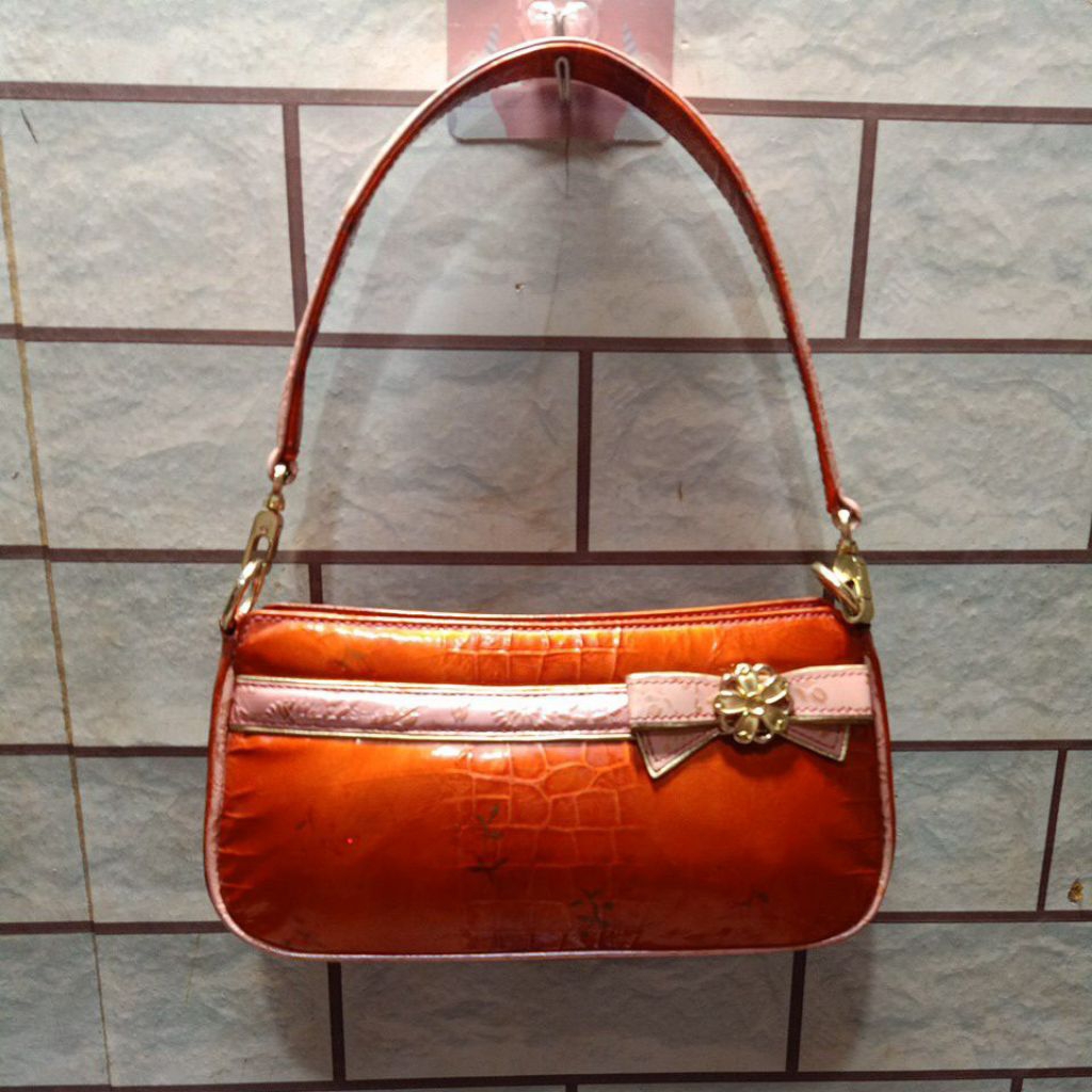 Tas Pesta Kulit Asli Orange VINC*S BENC* / Tas Ketek Kulit Asli /Tas HandBag Kulit Asli/ Genuine Lea