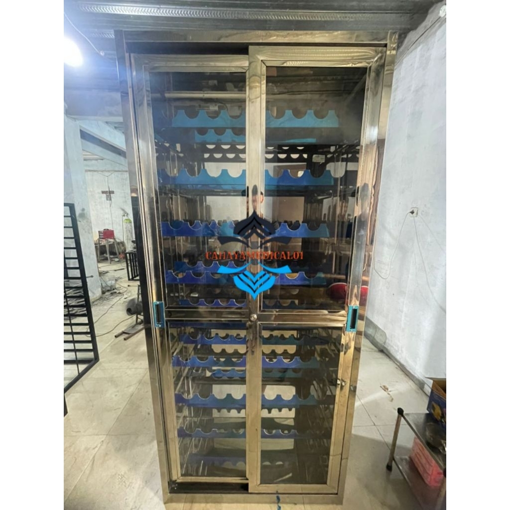 Lemari dialyzer stainless / Lemari dialyzer / Lemari medis / Lemari stainless