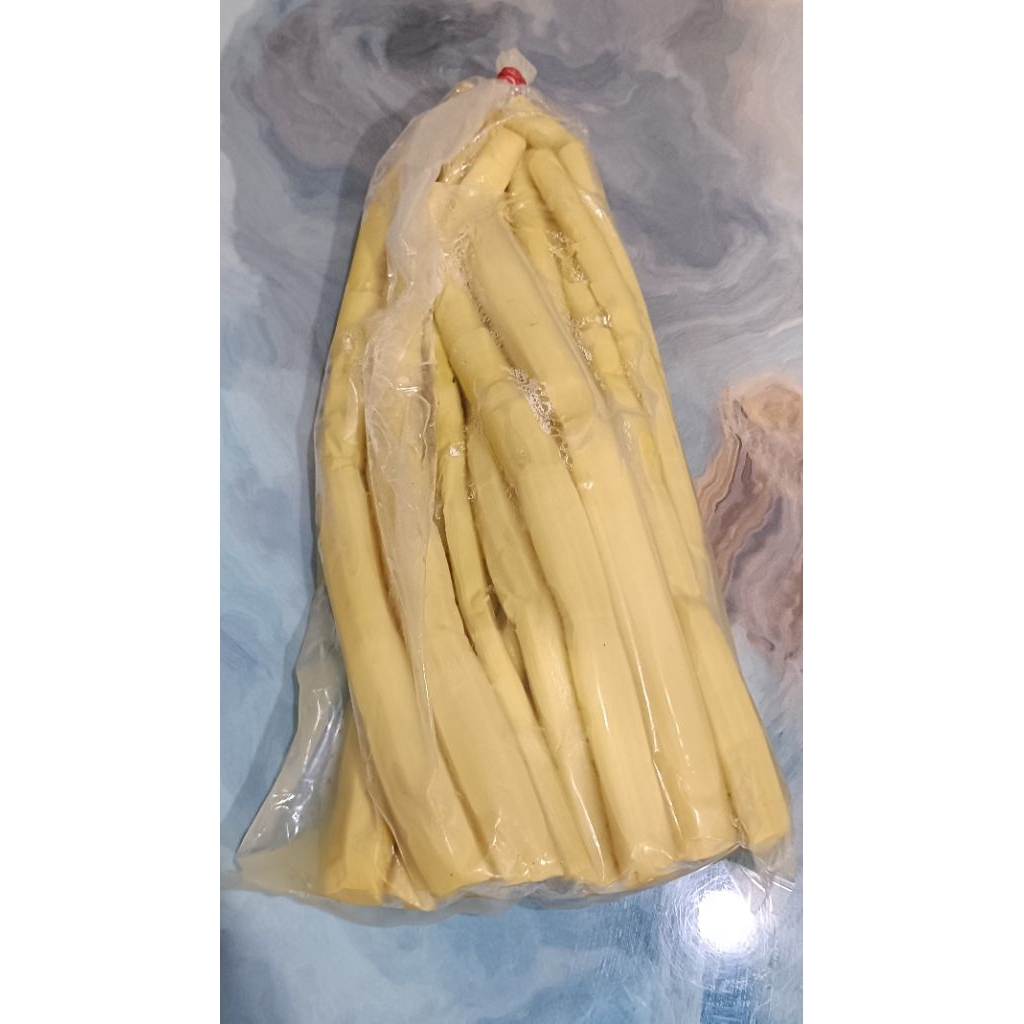 

Rebung bambu / Cuksun / Bungkus -/+ 1 Kg