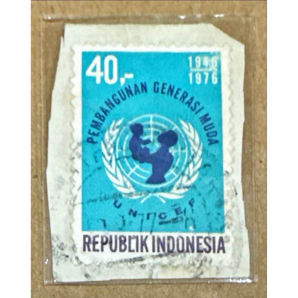 

(BA) PRANGKO INDONESIA 1976 H U T KE 30 UNICEF 1V SINGLE SET USED. (Masih tempel di guntingan sampul)
