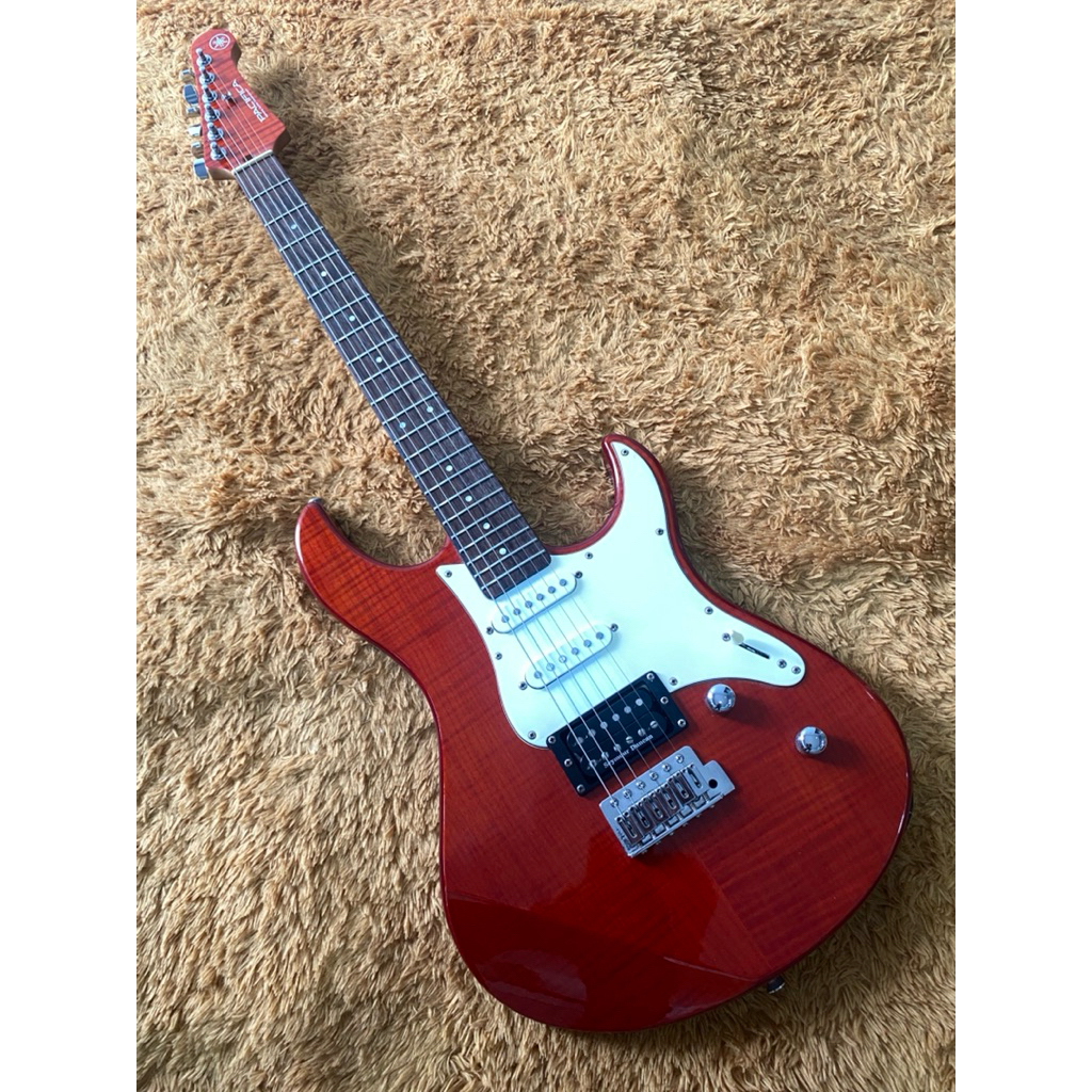 Yamaha Pacifica 212 VFM