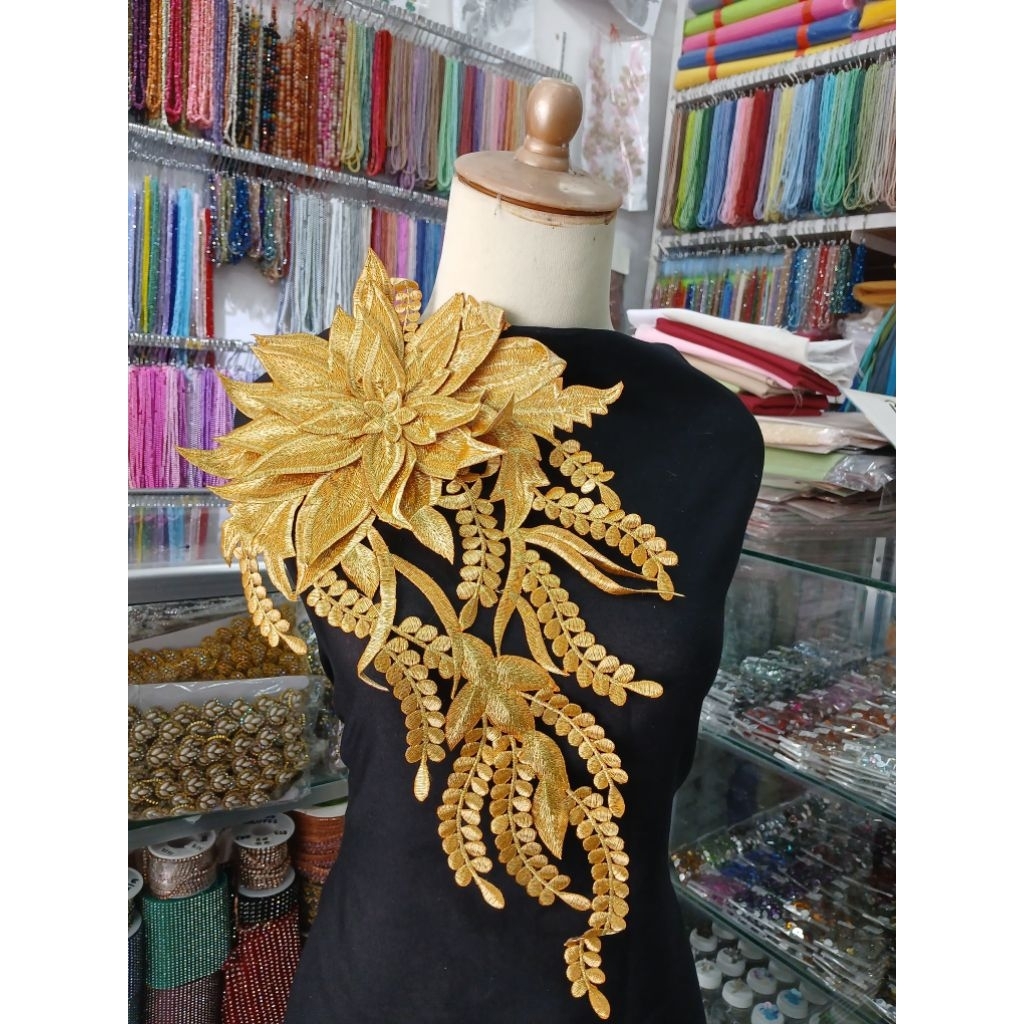 Renda bunga Bordir Emas