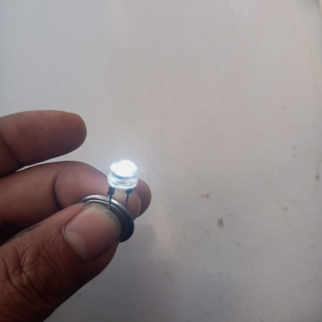 LAMPU LED PUTIH STRAW HAT 8MM