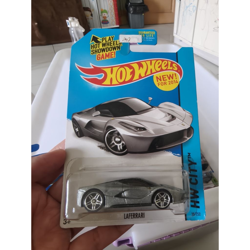 Hot wheels LaFerrari hw city