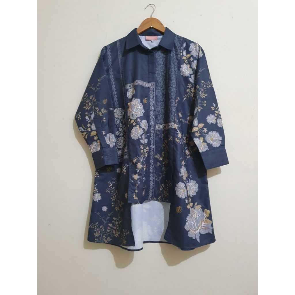 Preloved Top Ria Miranda