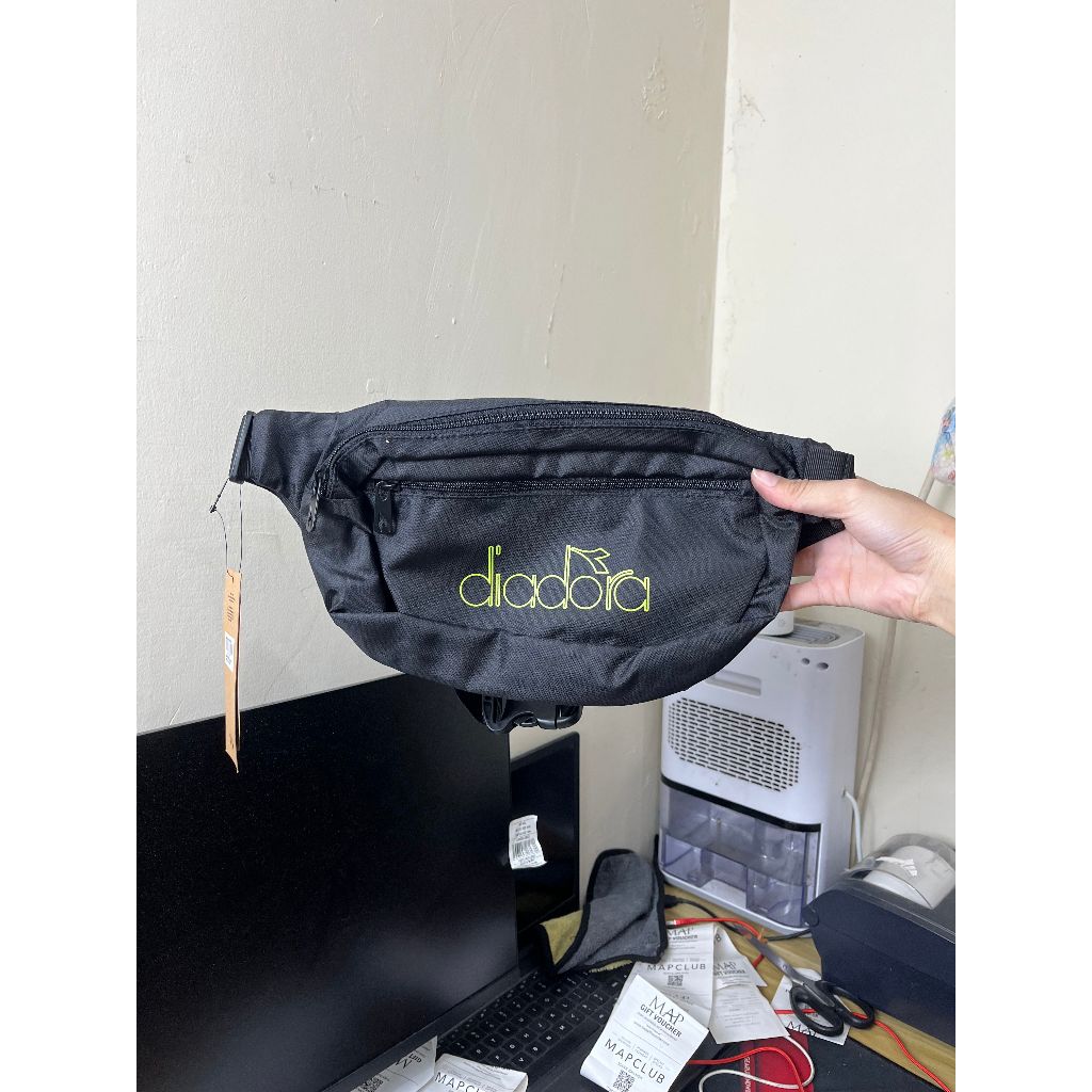 TAS DIADORA DIADORA MAKITO HITAM  WAIST BAG PRIA