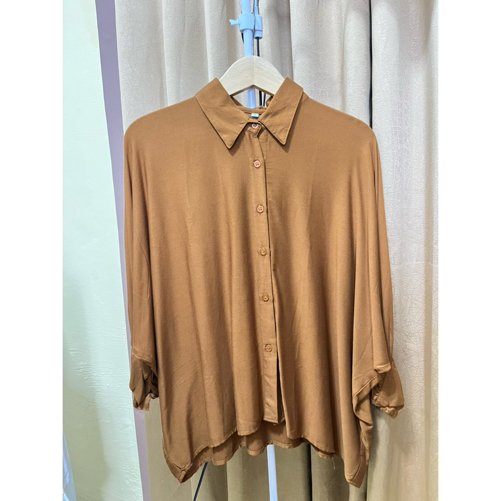 Preloved Atasan Wanita | Kemeja Betwing bahan RAYON TWILL model kelelawar