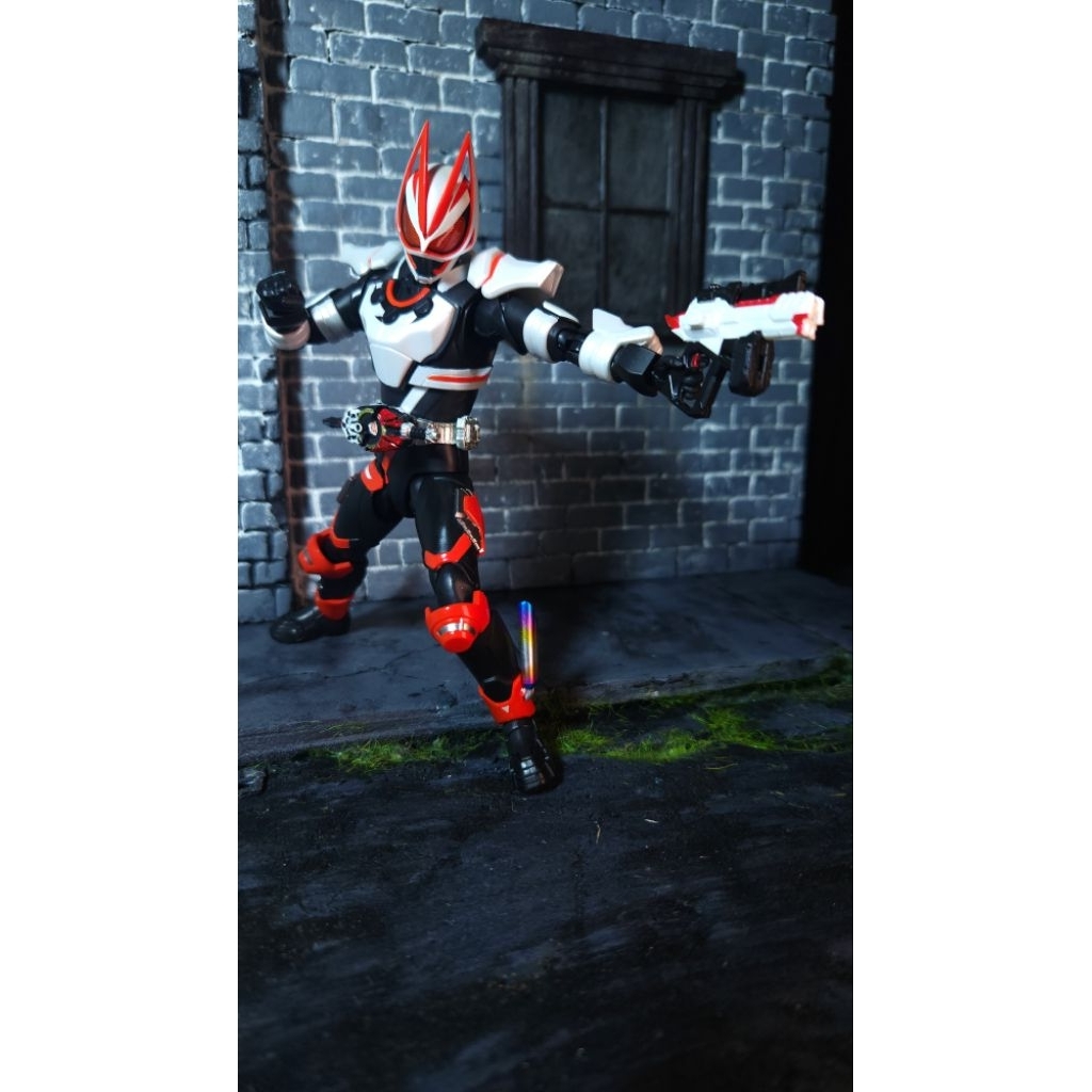 SHF Kamen Rider Geats Magnum Boost Form