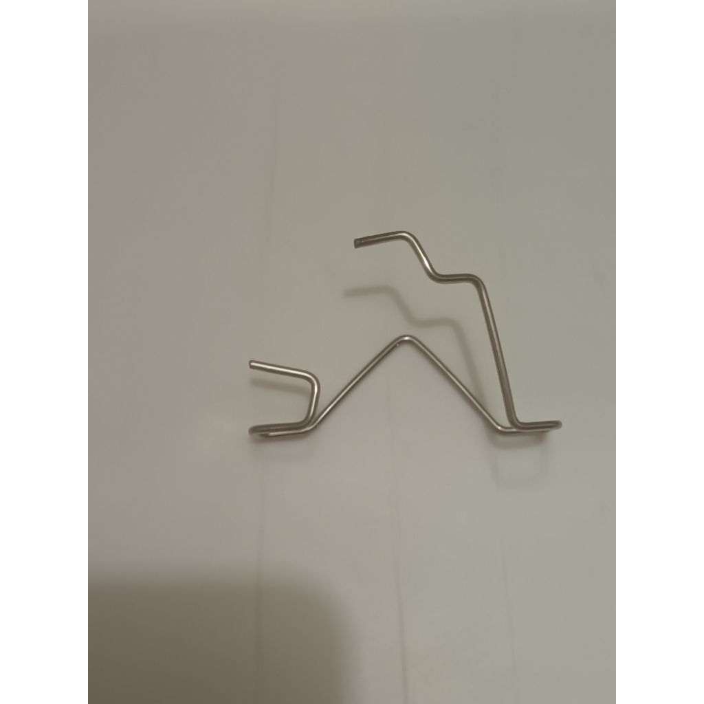 kawat penjepit bohlam lampu depan toyota soluna h4