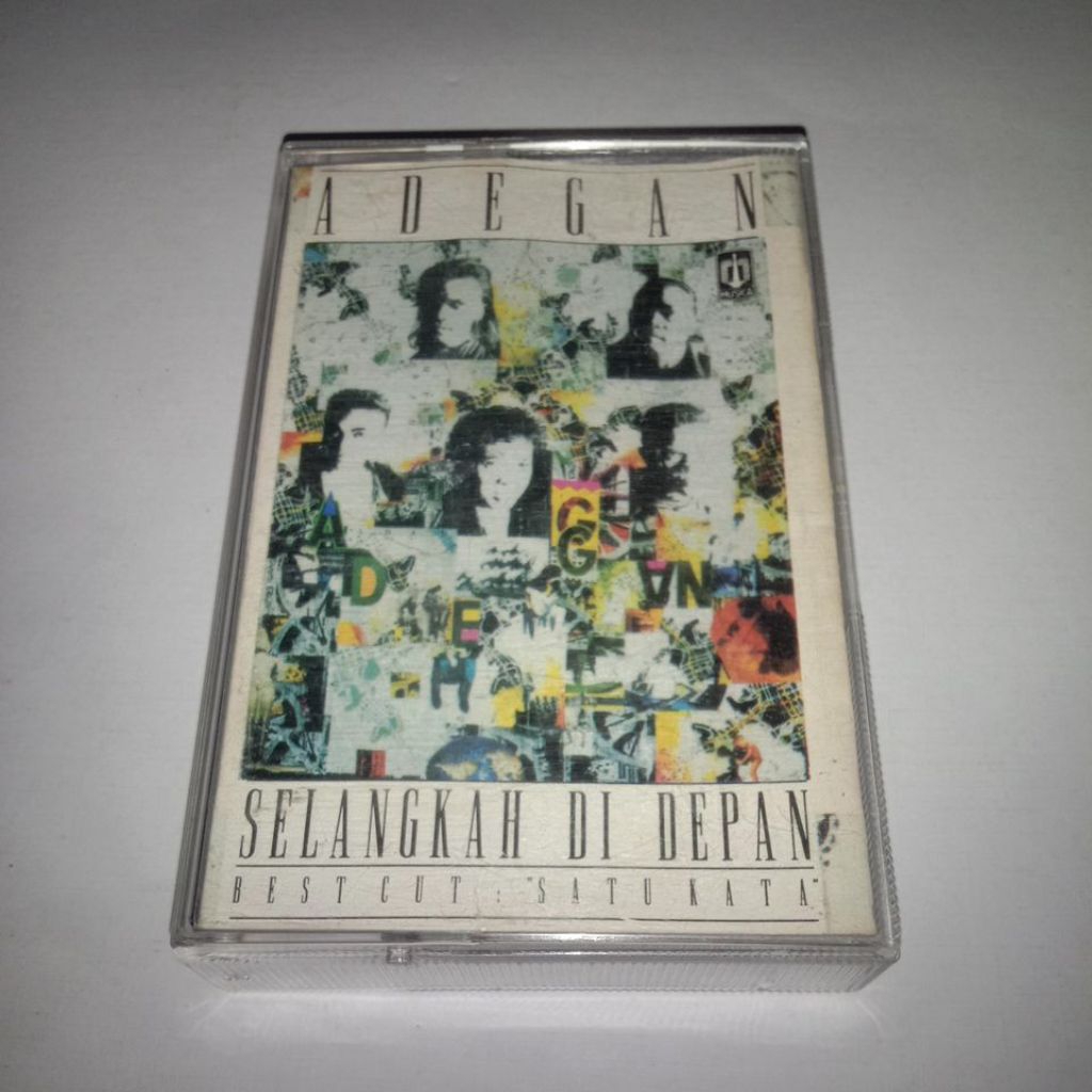 Kaset Adegan Selangkah Di Depan