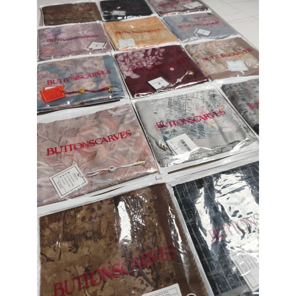 Buttonscarves AS IS Warehouse sale