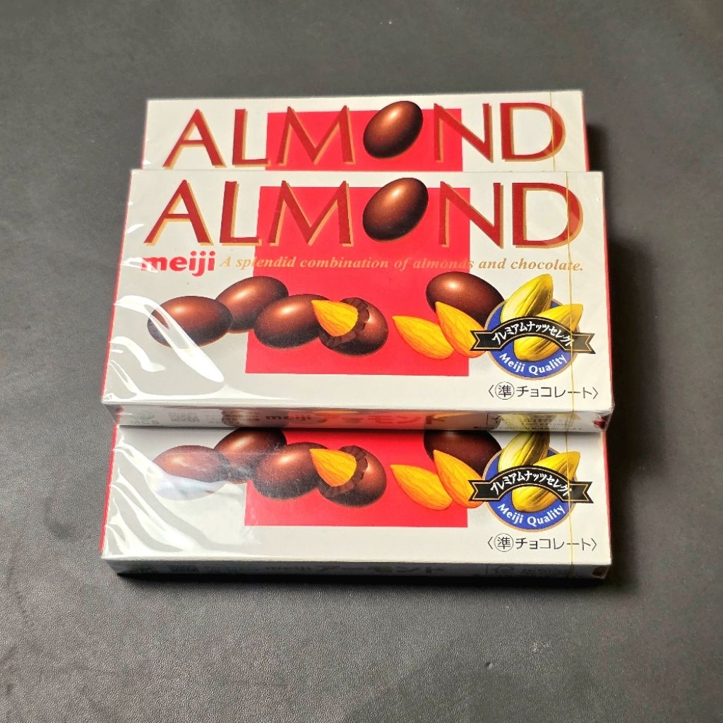 

Meiji Almond Chocolate Original Jepang isi 20