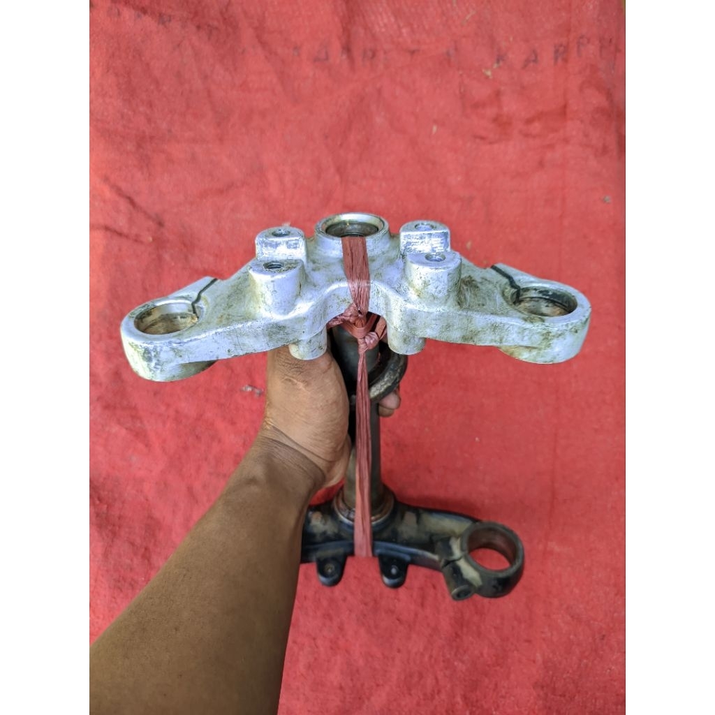 Segitiga Shok Depan Atas Bawah Bajaj Pulsar Dtsi 200 AS33 MM