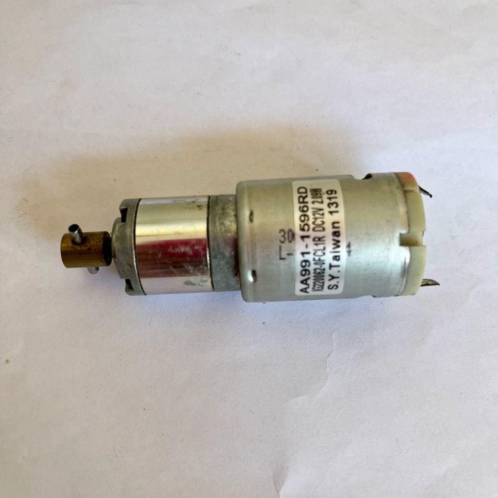 motor dinamo dc gearbox 12v 100rpm dinamo dc gear box