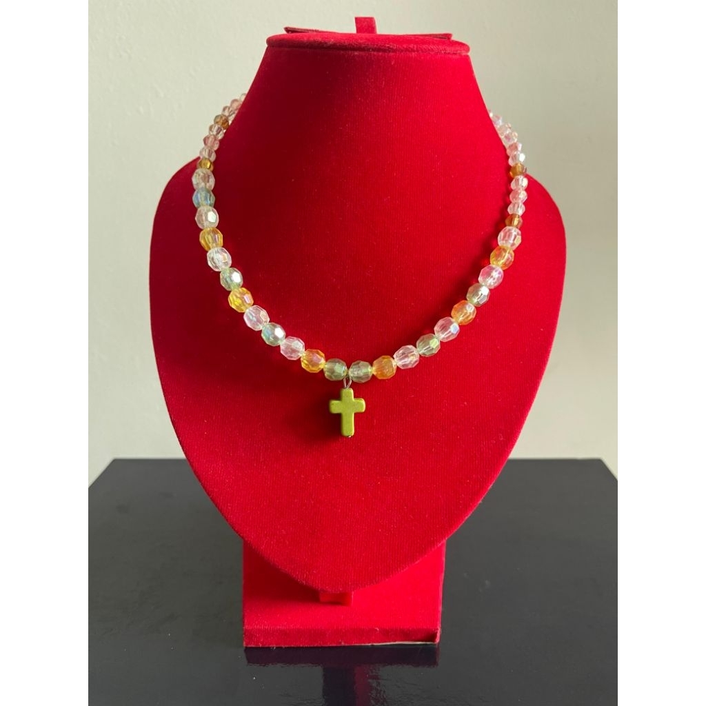 Kalung Salib hijau akrilik