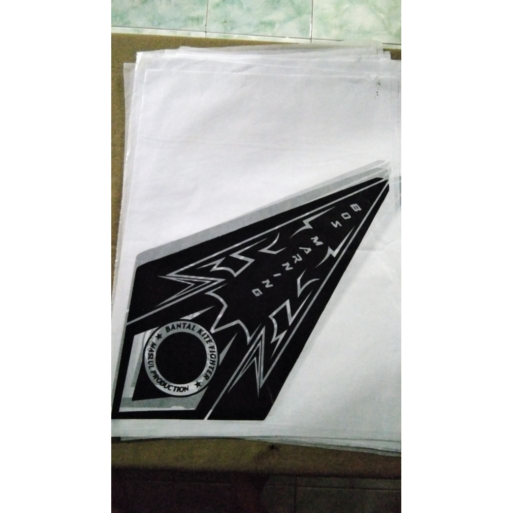 kertas layangan 1 warna 50 pcs