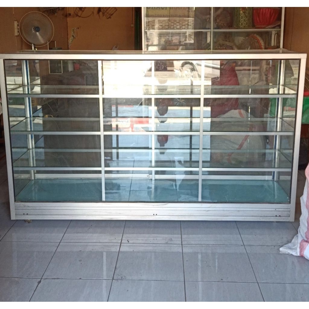 ETALASE KACA 2 METER